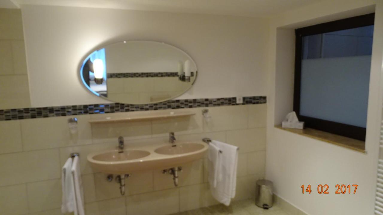 Bed & Breakfast Hotel Helga Hein Düsseldorf Kültér fotó