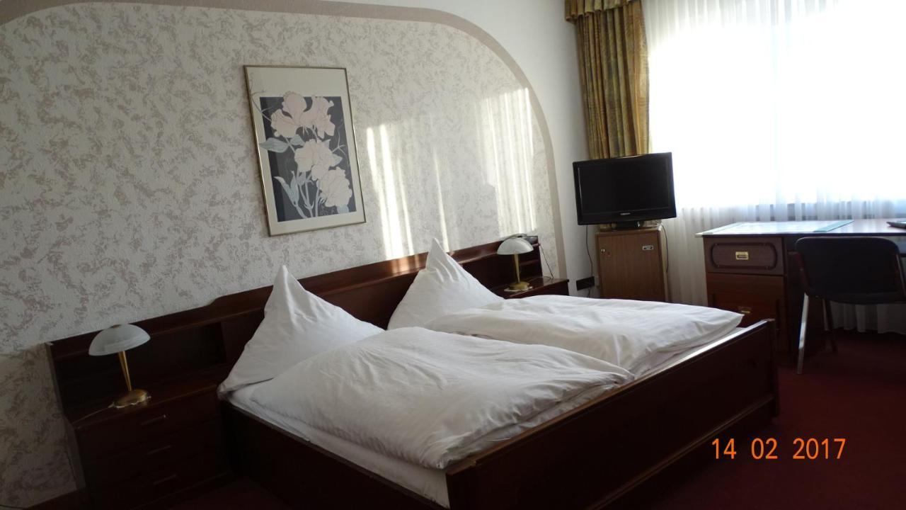 Bed & Breakfast Hotel Helga Hein Düsseldorf Kültér fotó